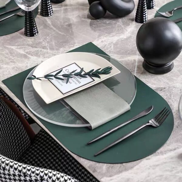 Table Cloth, Napkins & Placemats - Image 3