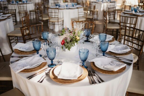 Table Cloth, Napkins & Placemats - Image 2